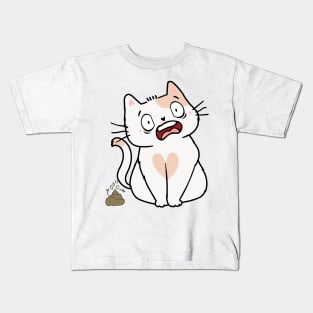 Funny persian cat smells poo poo Kids T-Shirt